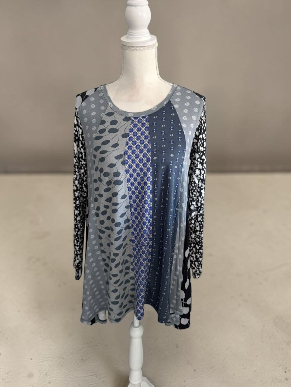 LOGO LORI GOLDSTEIN Patterned Gray Blue Tunic Top Size XS